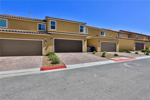 $1,950 | 3590 Credere Lane, Henderson, NV 89044