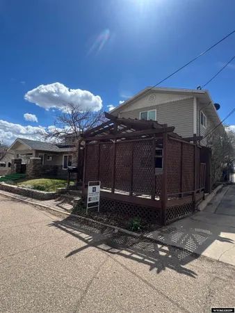 $399,900 | 819 Walton Avenue, Evanston, WY 82930