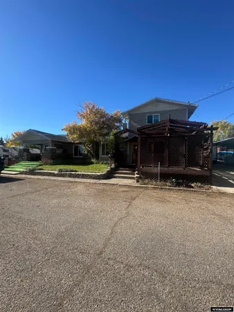 $425,000 | 819 Walton Avenue, Evanston, WY 82930