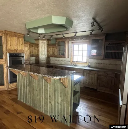 $399,900 | 819 Walton Avenue, Evanston, WY 82930