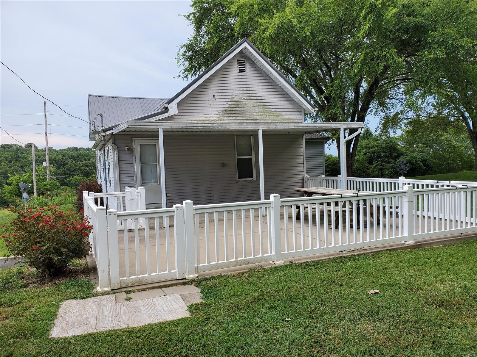 4255 State Rte 150 Chester, IL 62233 - Photo 2 of 42 Gallery Image 2