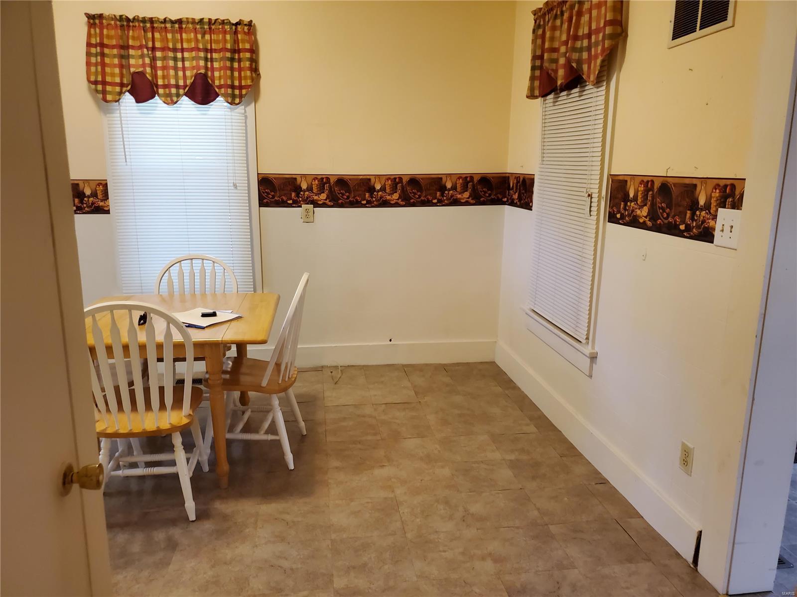 4255 State Rte 150 Chester, IL 62233 - Photo 21 of 42 Gallery Image 21