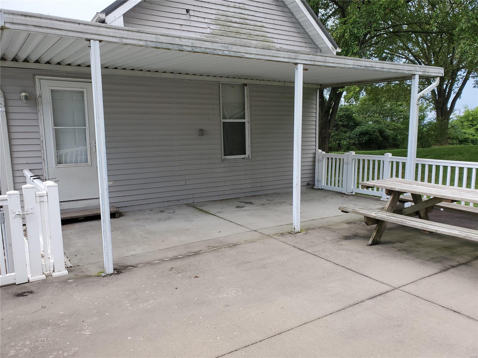 4255 State Rte 150 Chester, IL 62233 - Photo 4 of 42 Gallery Image 4