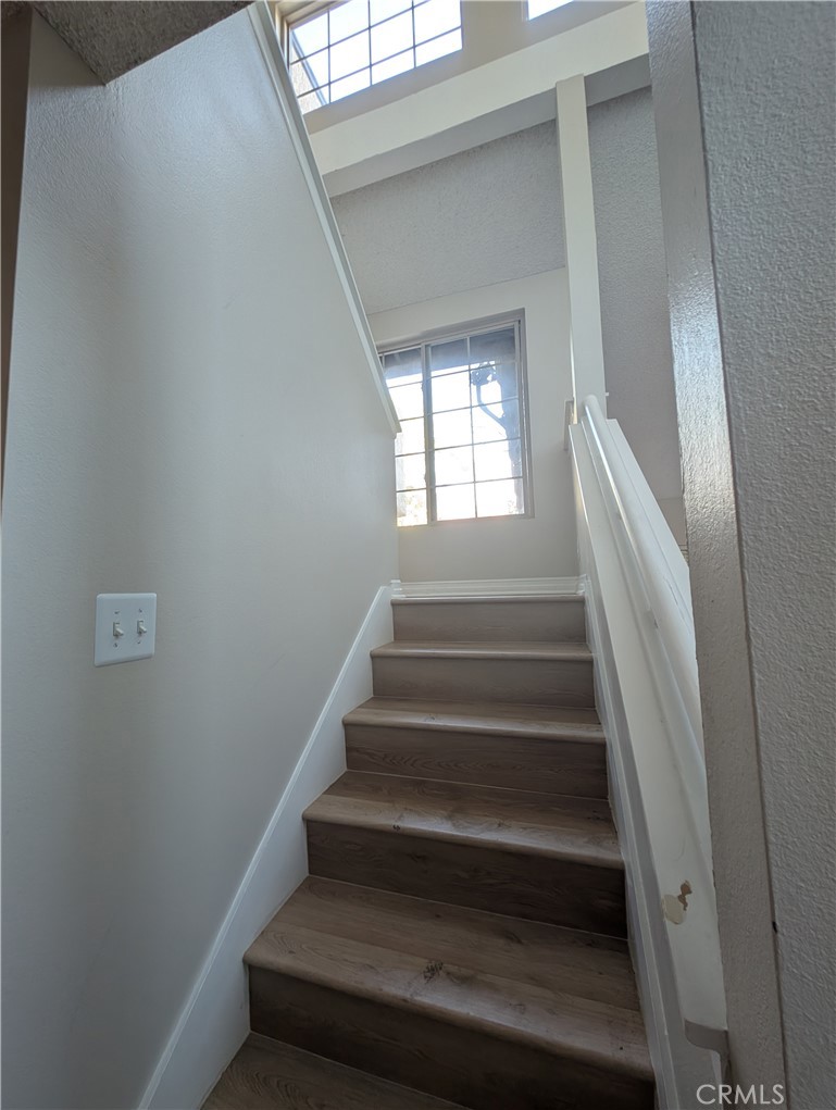 1197 Monte Sereno Drive Thousand Oaks, CA 91360 - Photo 20 of 27 a view of entryway