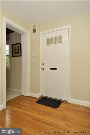 2110 Ross Road Silver Spring, MD 20910 - Photo 3 of 28 Interior (General)