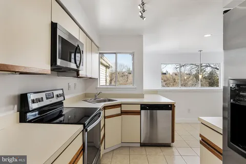 $399,000 | 828 Chanticleer, Cherry Hill, NJ 08003