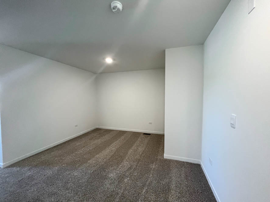 2239 Riesling Road Oswego, IL 60543 - Photo 14 of 49 a view of an empty room