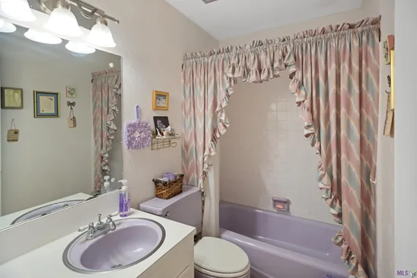 $259,900 | 3803 Buffwood Drive, Baker, LA 70714