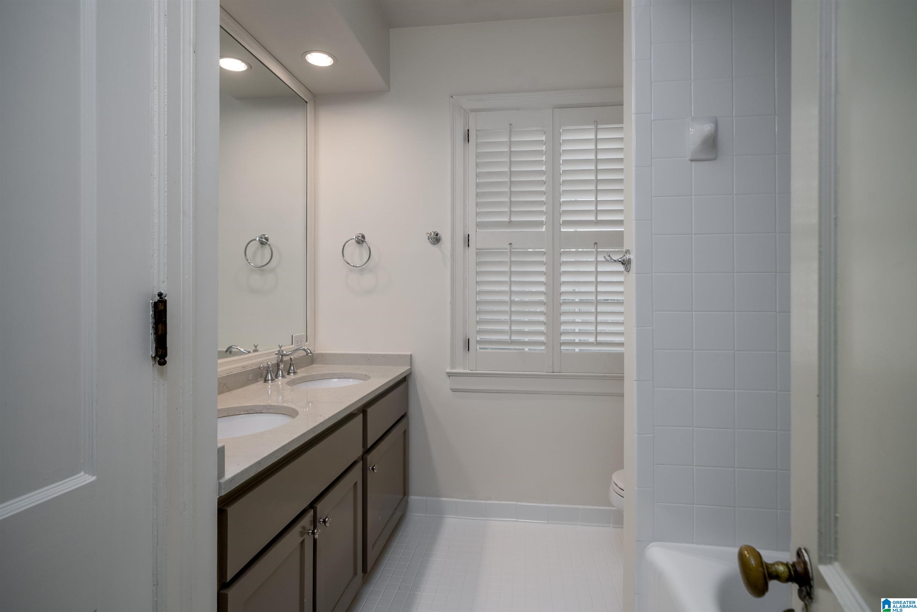 8 Clarendon Road Birmingham, AL 35213 - Photo 38 of 69