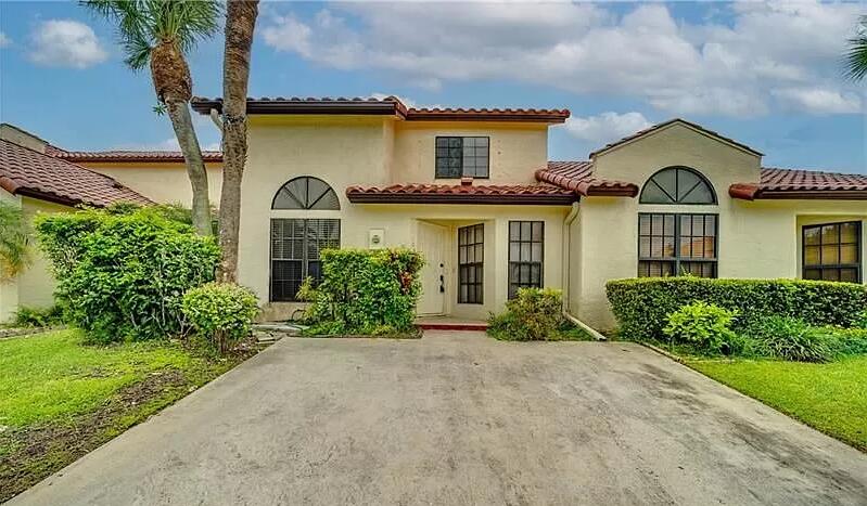 10300 Hidden Springs Court Boca Raton, FL 33498 - Photo 3 of 49 3