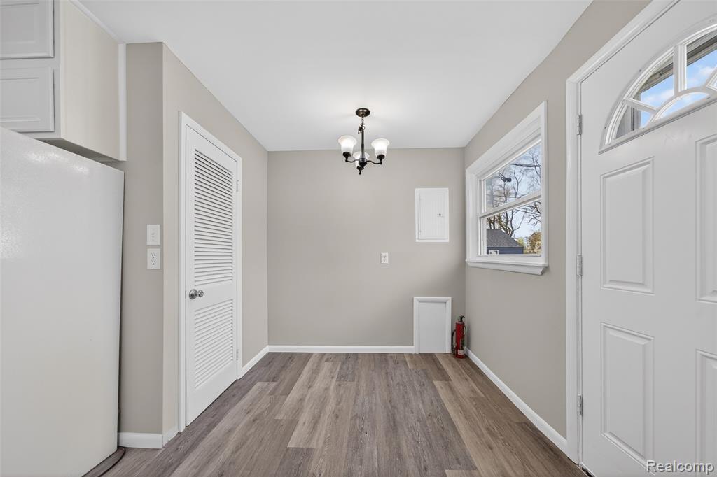 5357 Sashabaw Road Clarkston, MI 48346 - Photo 7 of 19
