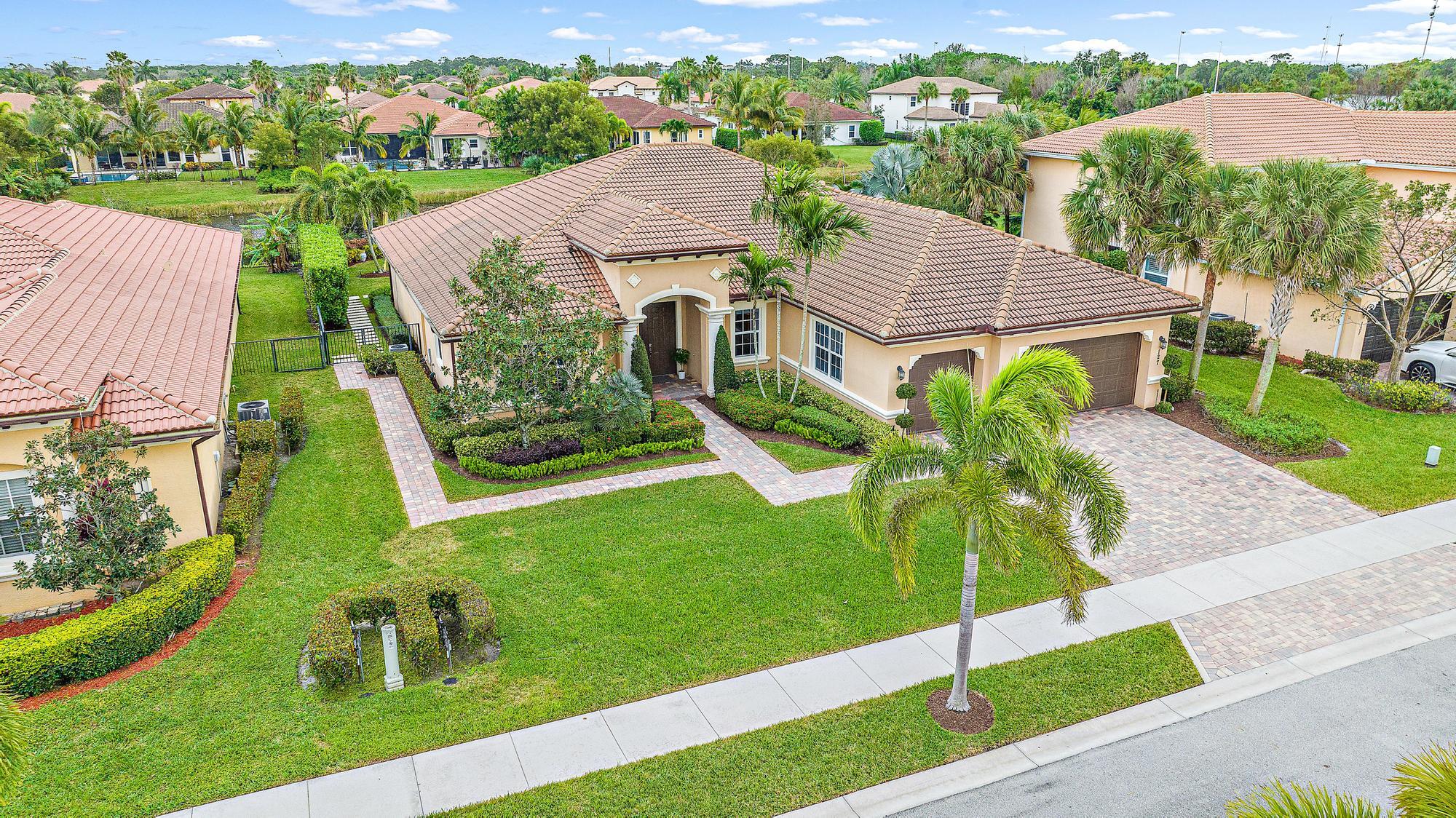 127 Steeple Circle Jupiter, FL 33458 - Photo 38 of 56 an aerial view of a house