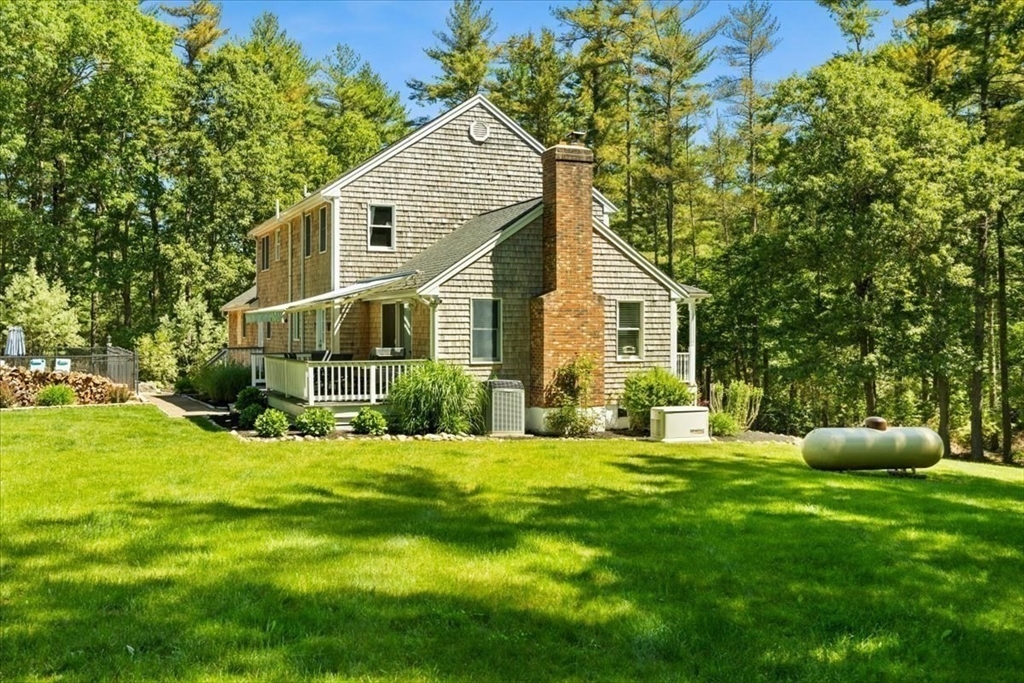 136 Paradise Lane Rochester, MA 02770 - Photo 7 of 40