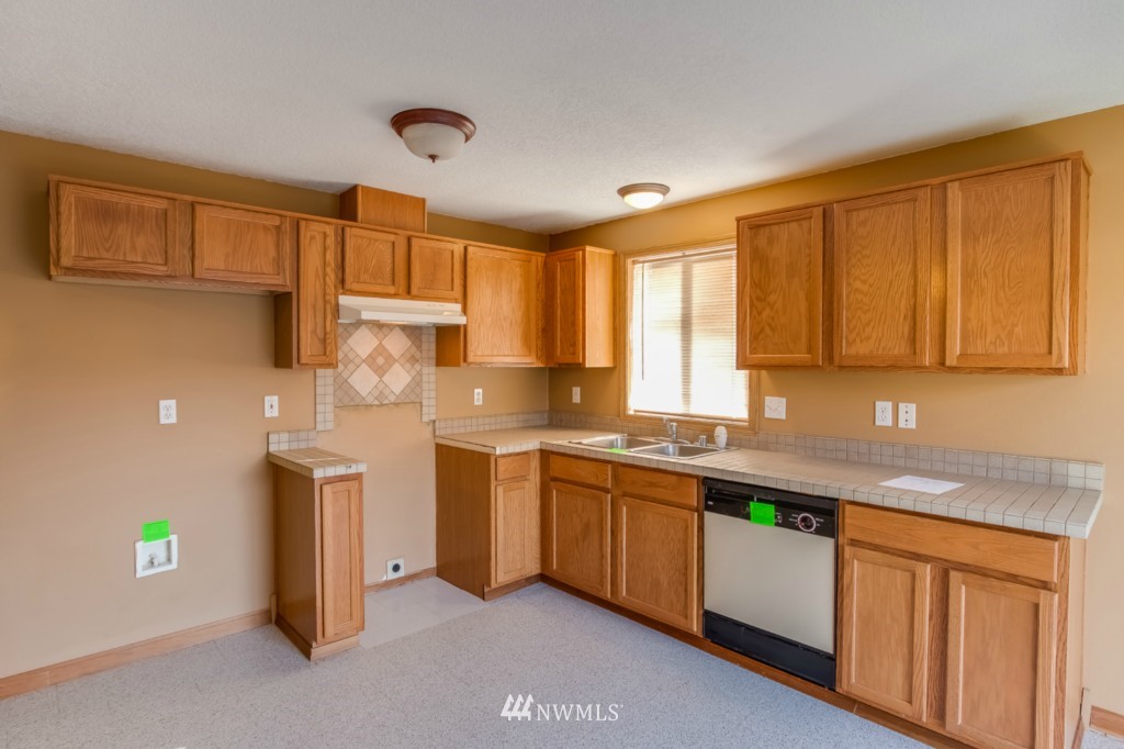 116 Abbey Road Kelso, WA 98626 - Photo 2 of 14 Gallery Image 2