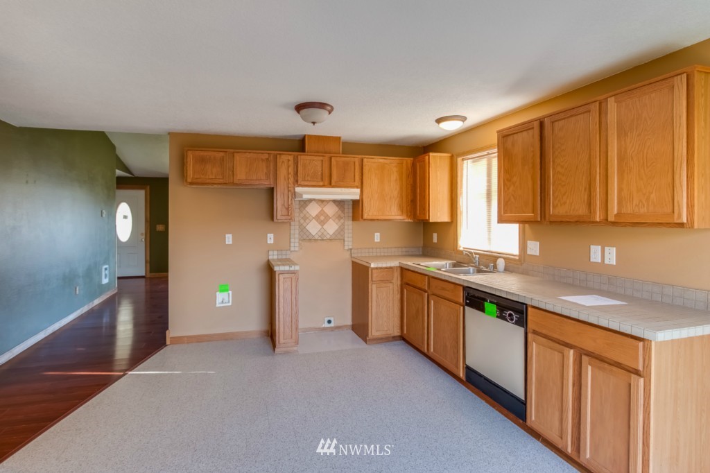 116 Abbey Road Kelso, WA 98626 - Photo 4 of 14 Gallery Image 4