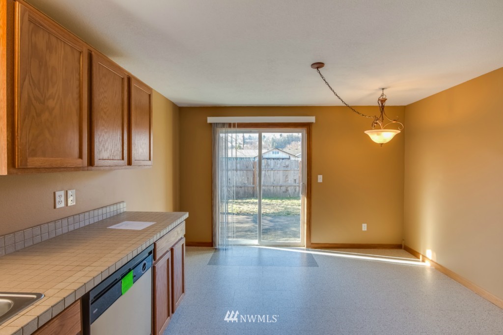 116 Abbey Road Kelso, WA 98626 - Photo 5 of 14 Gallery Image 5