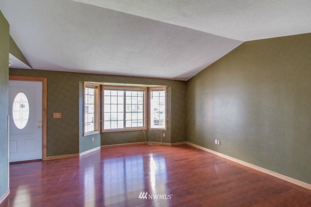 116 Abbey Road Kelso, WA 98626 - Photo 6 of 14 Gallery Image 6