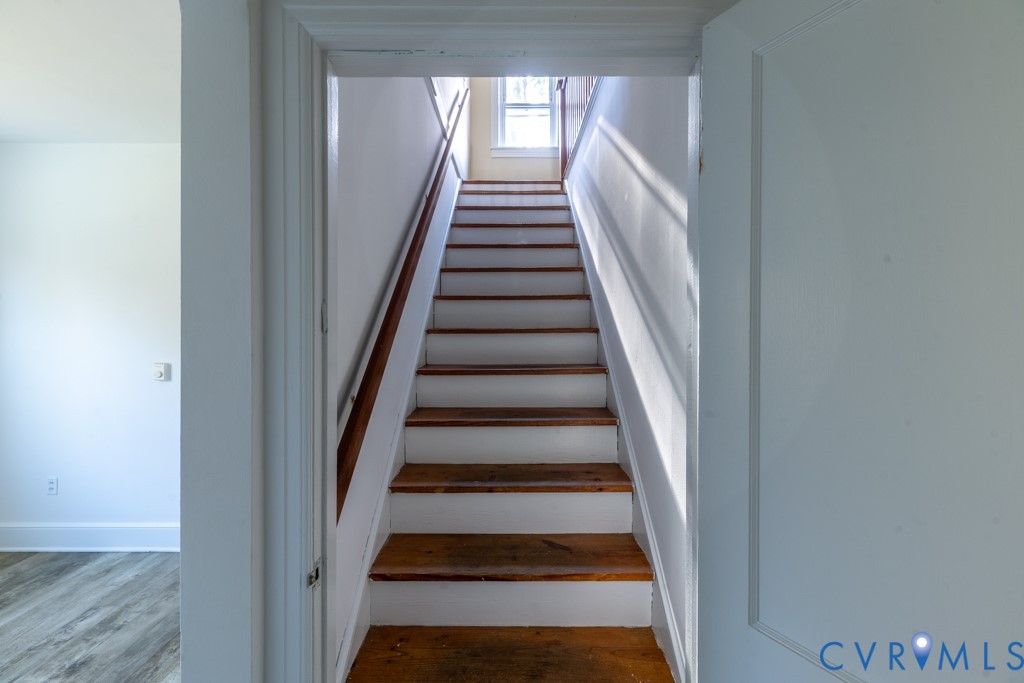 106 Courthouse Road Blackstone, VA 23824 - Photo 18 of 27 a view of entryway