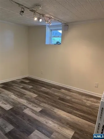 $1,800 | 180 Hobart Street, Unit REAR HOUSE, Ridgefield Park, NJ 07660