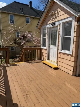 $1,800 | 180 Hobart Street, Unit REAR HOUSE, Ridgefield Park, NJ 07660