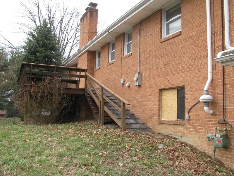 903 Glenn Ridge Road Northwest Roanoke, VA 24017 - Photo 2 of 17 IMG_0809_resize