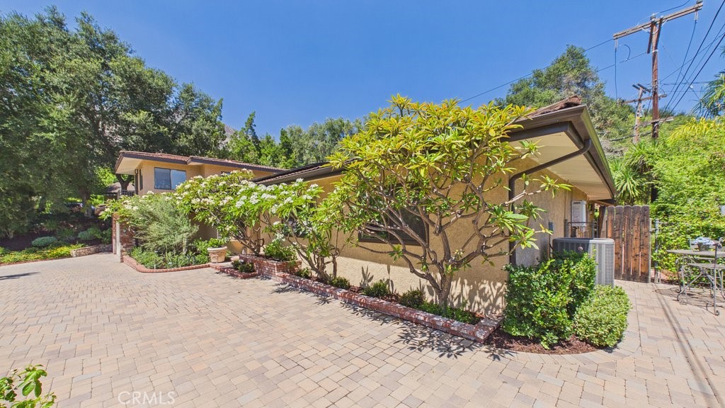 340 Toyon Road Sierra Madre, CA 91024 - Photo 5 of 60