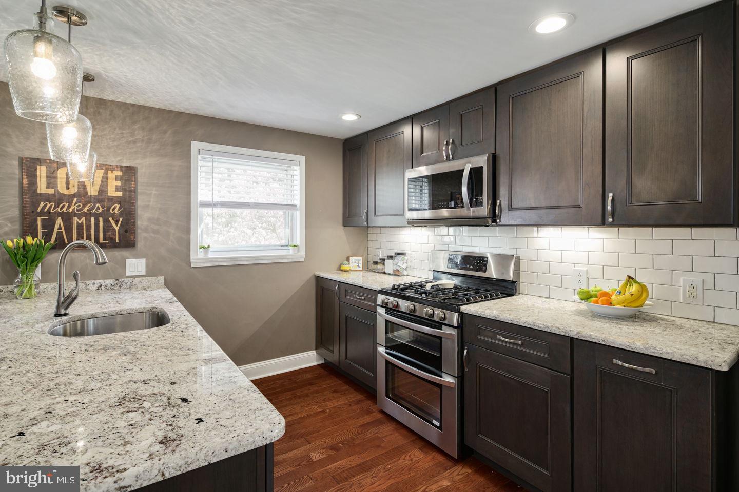 806 Susquehanna Road Philadelphia, PA 19111 - Photo 12 of 35 Gallery Image 12