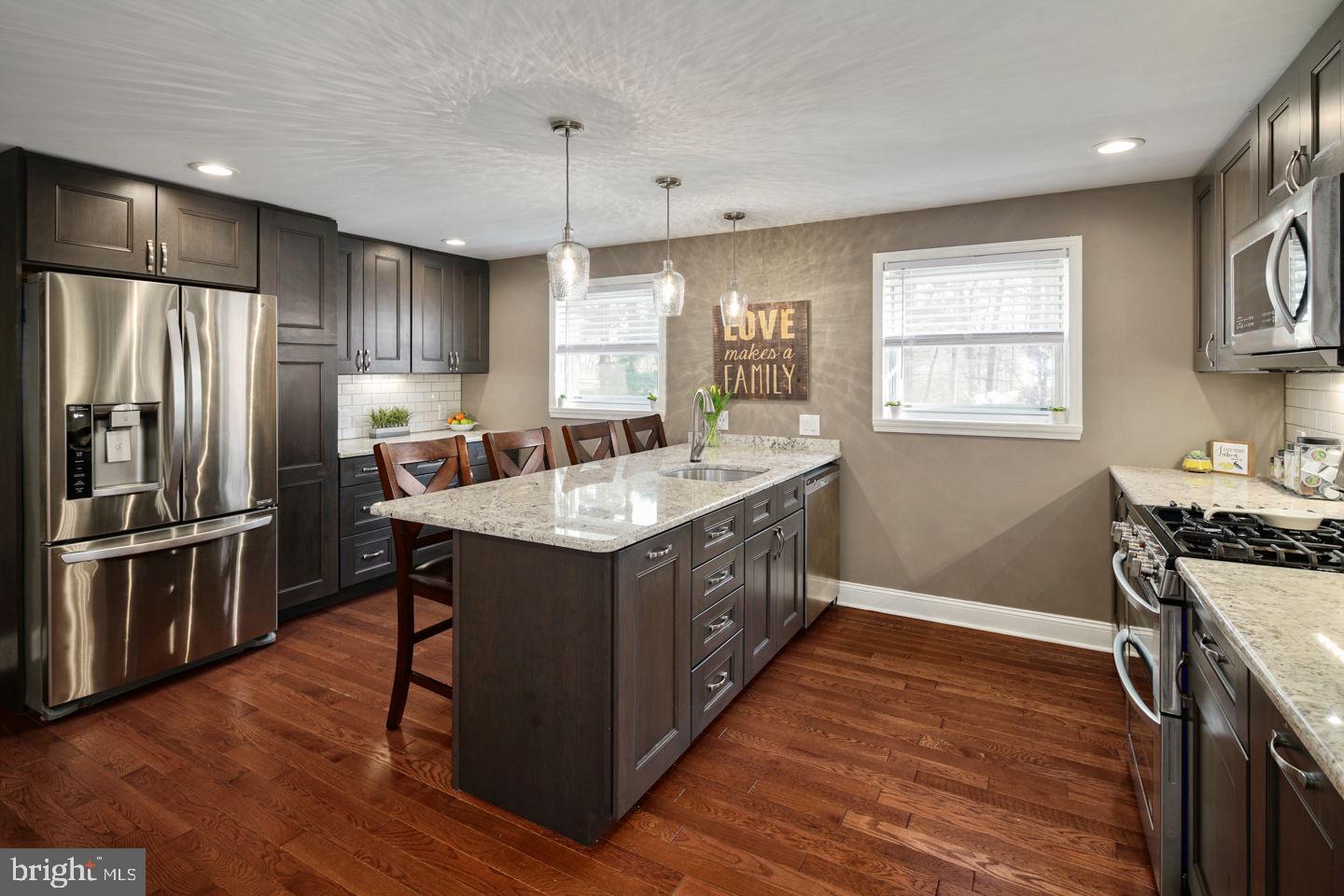 806 Susquehanna Road Philadelphia, PA 19111 - Photo 14 of 35 Gallery Image 14