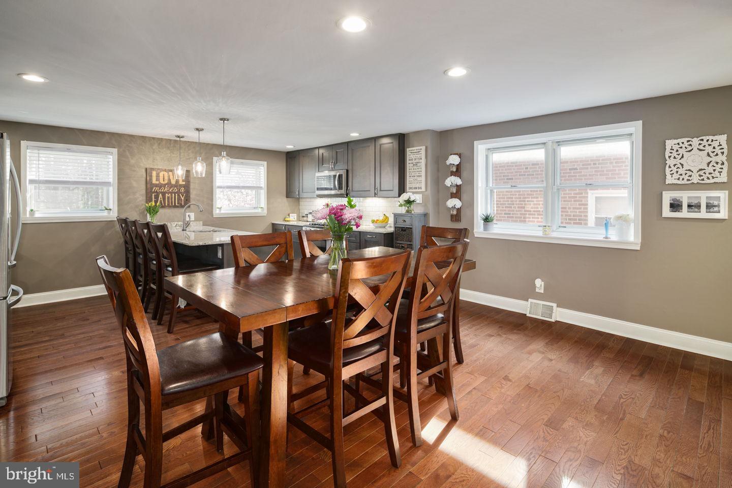 806 Susquehanna Road Philadelphia, PA 19111 - Photo 18 of 35 Gallery Image 18