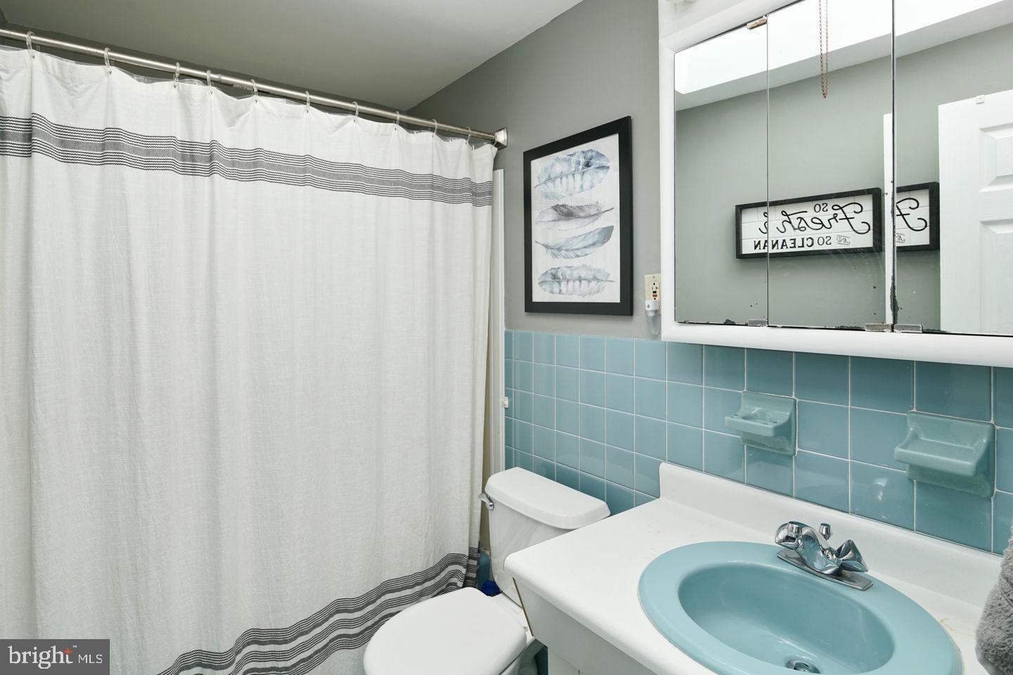 806 Susquehanna Road Philadelphia, PA 19111 - Photo 25 of 35 Gallery Image 25