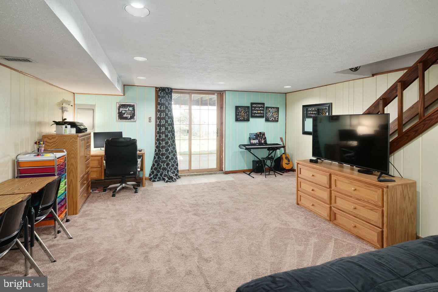 806 Susquehanna Road Philadelphia, PA 19111 - Photo 28 of 35 Gallery Image 28