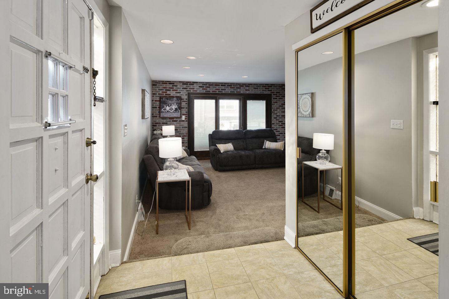 806 Susquehanna Road Philadelphia, PA 19111 - Photo 9 of 35 Gallery Image 9