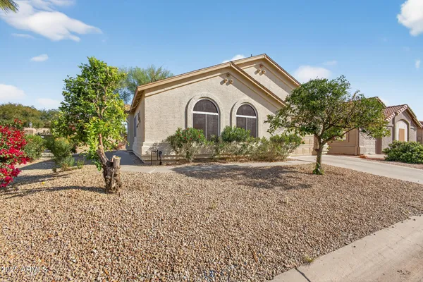 $327,499 | 6831 South Oakmont Drive, Chandler, AZ 85249