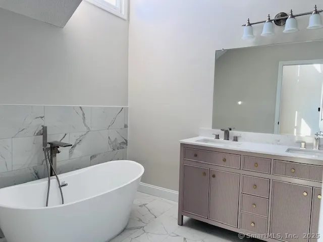 $3,100 | 130 Deer Hill Avenue, Unit 12, Danbury, CT 06810