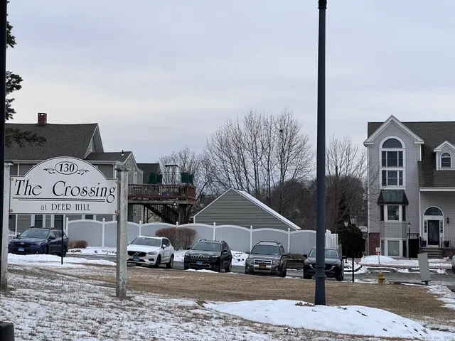 $3,100 | 130 Deer Hill Avenue, Unit 12, Danbury, CT 06810