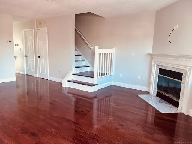 $3,100 | 130 Deer Hill Avenue, Unit 12, Danbury, CT 06810