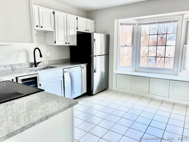 $3,100 | 130 Deer Hill Avenue, Unit 12, Danbury, CT 06810