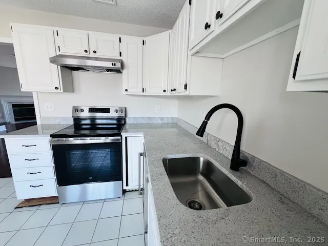 $3,100 | 130 Deer Hill Avenue, Unit 12, Danbury, CT 06810