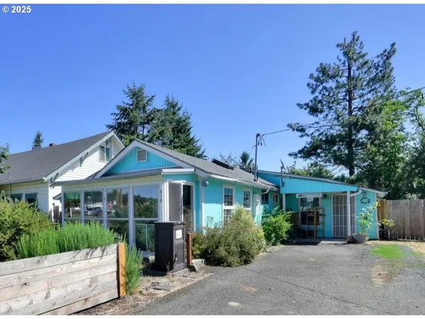 $331,000 | 416 South 10th Street, Cottage Grove, OR 97424