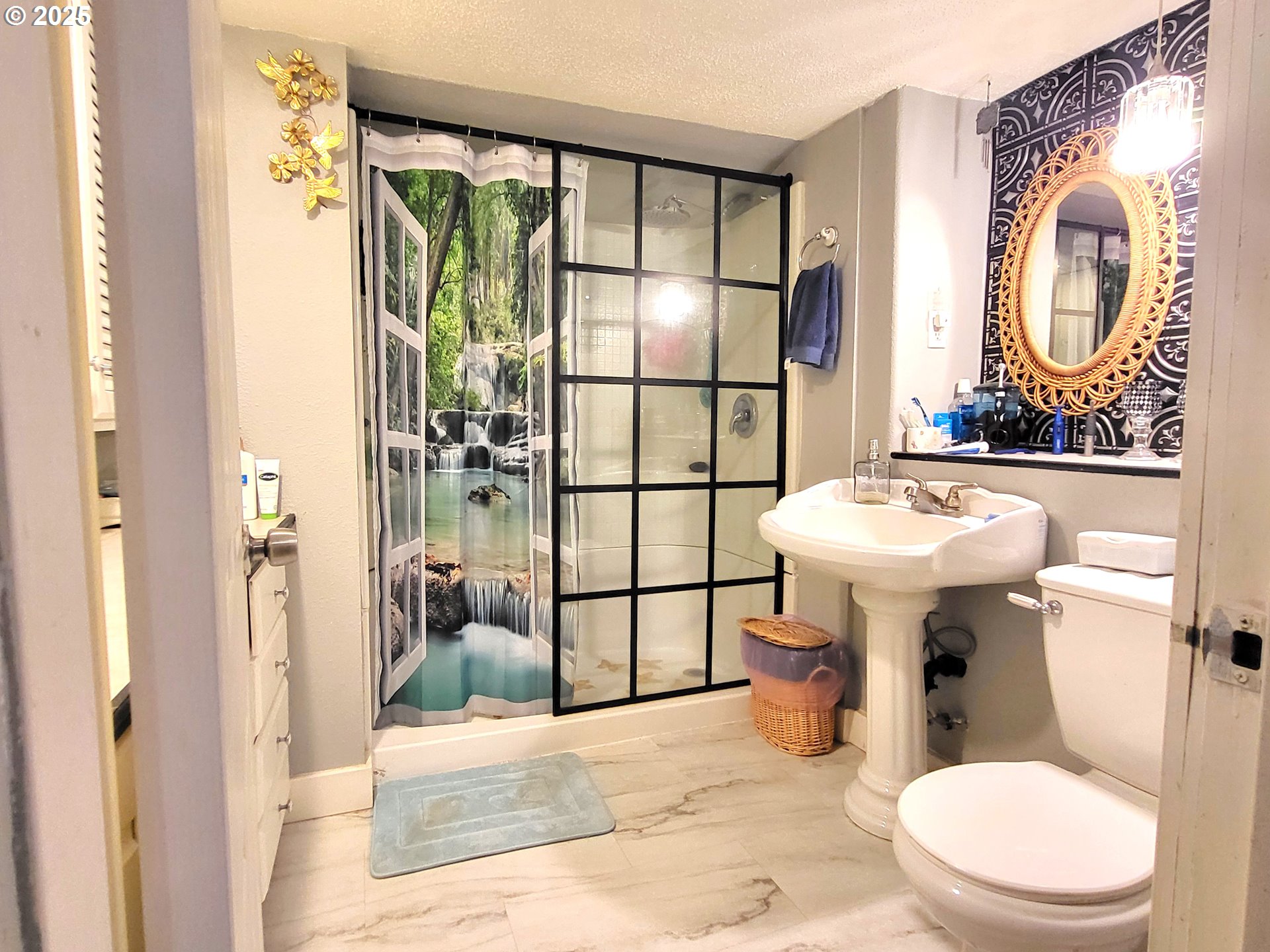 416 South 10th Street Cottage Grove, OR 97424 - Photo 7 of 13 Bathroom