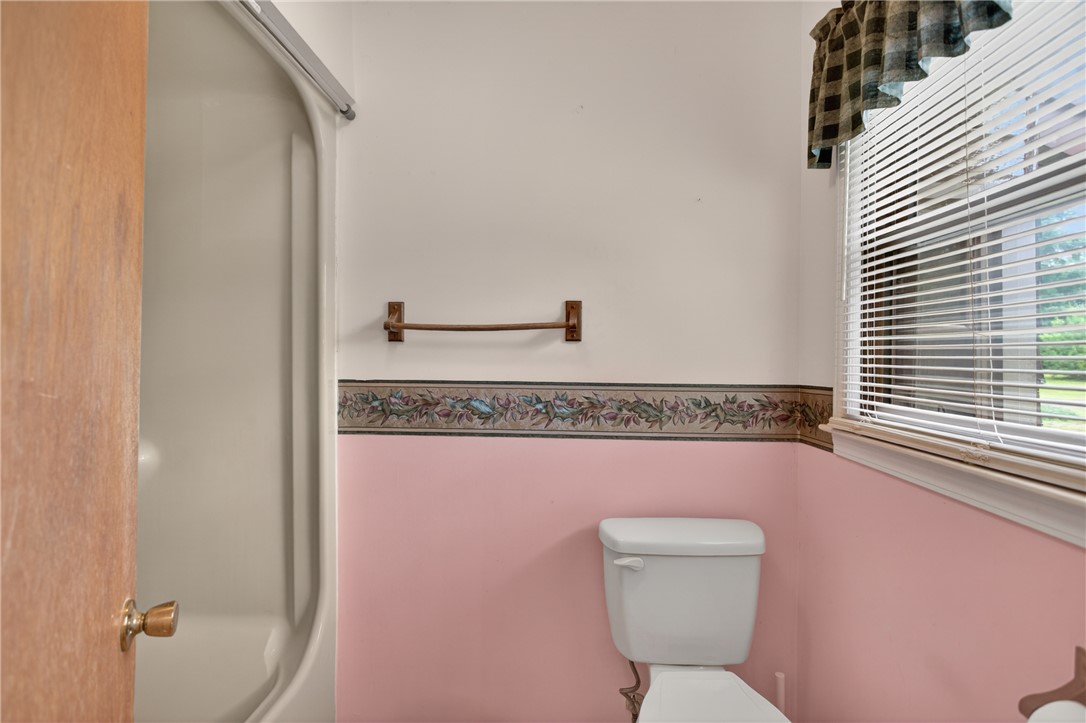 112 Holliday Lane Pendleton, SC 29670 - Photo 22 of 42 A well-maintained bathroom with a convenient shower and natural light.