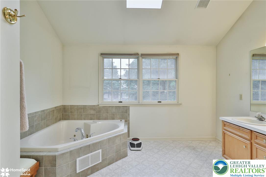 4070 Ross Road Bethlehem, PA 18020 - Photo 40 of 59