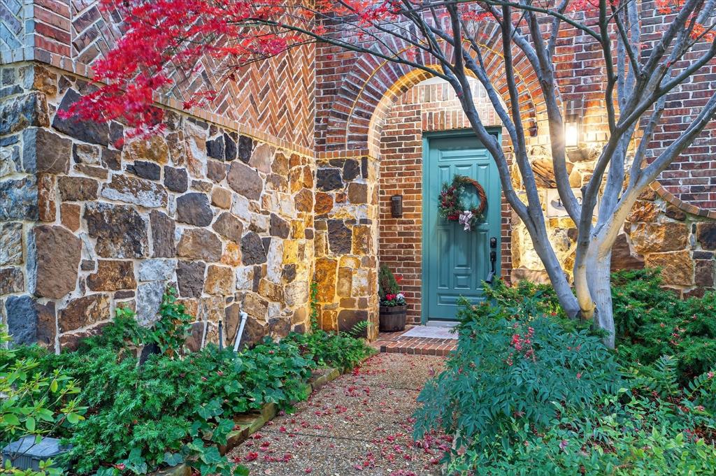 15221 Ridgewood Drive Frisco, TX 75035 - Photo 5 of 40