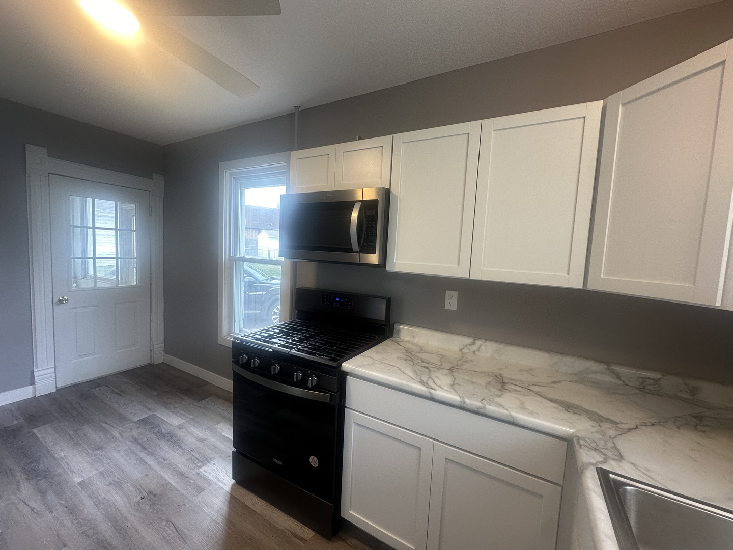 503 Portland Avenue Morrison, IL 61270 - Photo 12 of 39