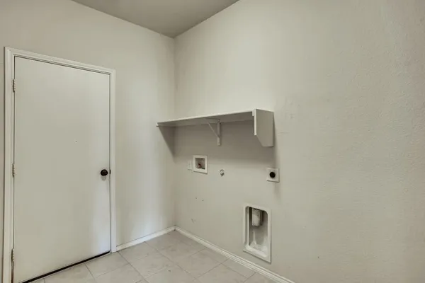 $2,450 | 2009 Avondown Road, Forney, TX 75126