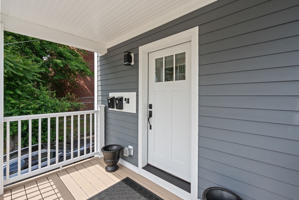 20 Ufford Street, Unit 1 Boston, MA 02124 - Photo 2 of 28