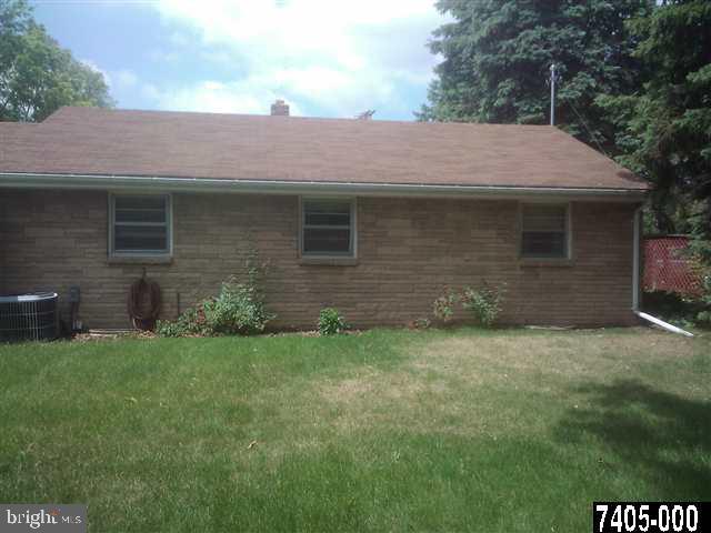 2110 Log Cabin Road York, PA 17408 - Photo 19 of 22