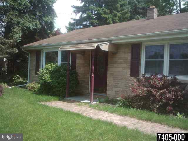 2110 Log Cabin Road York, PA 17408 - Photo 3 of 22