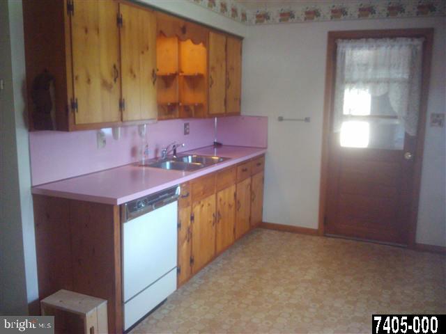 2110 Log Cabin Road York, PA 17408 - Photo 6 of 22