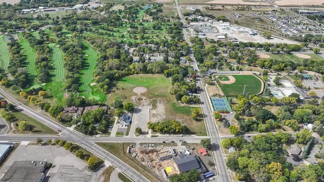 $300,000 | 500 South 4th Street, Marshall, MN 56258